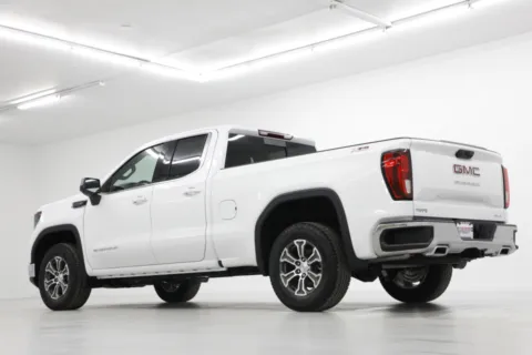 More photos of 2026 GMC Sierra 1500 SLE at Jim Falk Motors, MO