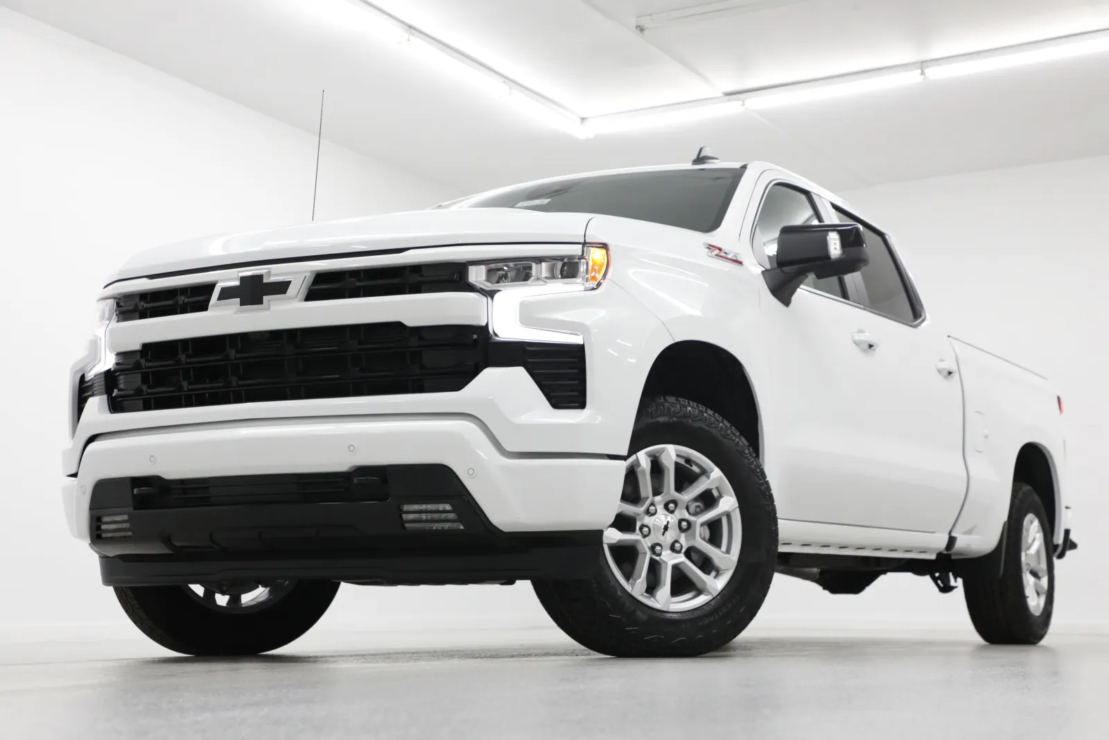 White 2026 Chevrolet Silverado 1500 RST for sale in Clinton, MO