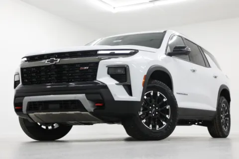 White 2026 Chevrolet Traverse Z71 for sale in Clinton, MO