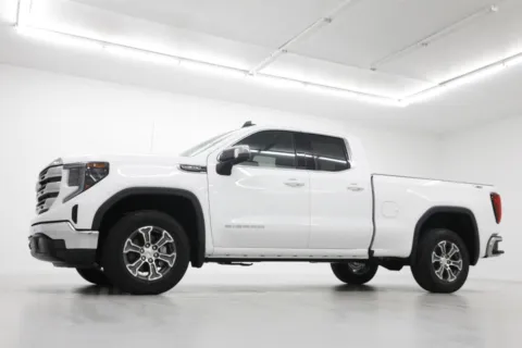 Photos of 2026 GMC Sierra 1500 SLE for sale in Clinton, MO at Jim Falk Motors
