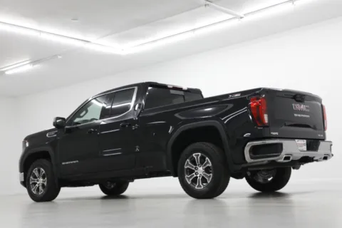More photos of 2026 GMC Sierra 1500 SLE at Jim Falk Motors, MO