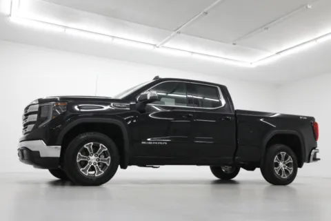 Photos of 2026 GMC Sierra 1500 SLE for sale in Clinton, MO at Jim Falk Motors