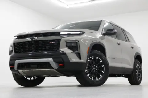 Gray 2026 Chevrolet Traverse Z71 for sale in Clinton, MO