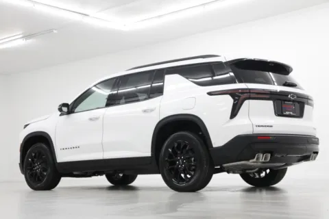 More photos of 2026 Chevrolet Traverse LT at Jim Falk Motors, MO