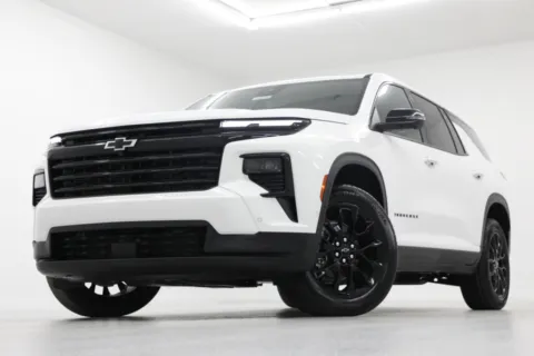 White 2026 Chevrolet Traverse LT for sale in Clinton, MO