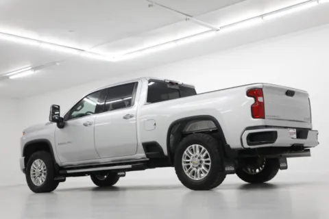 More photos of 2022 Chevrolet Silverado 2500HD High Country at Jim Falk Motors, MO
