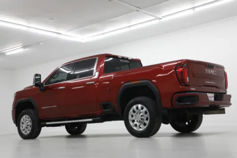 More photos of 2022 GMC Sierra 2500HD Denali at Jim Falk Motors, MO