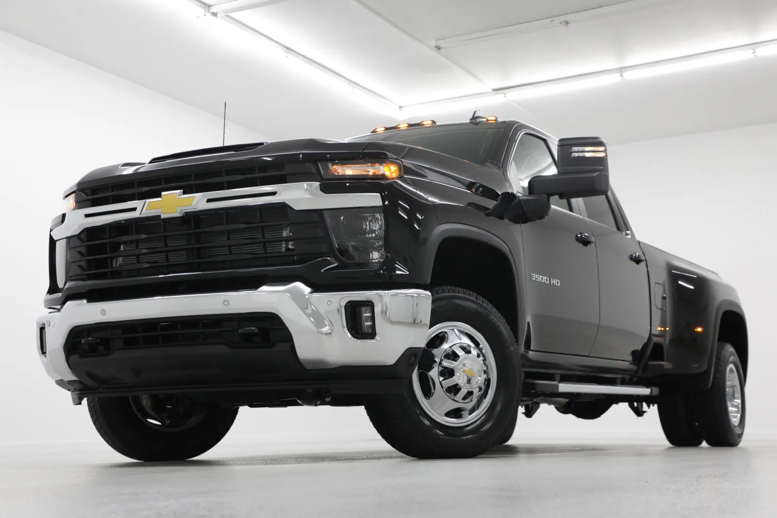 Black 2026 Chevrolet Silverado 3500HD DRW LT for sale in Clinton, MO