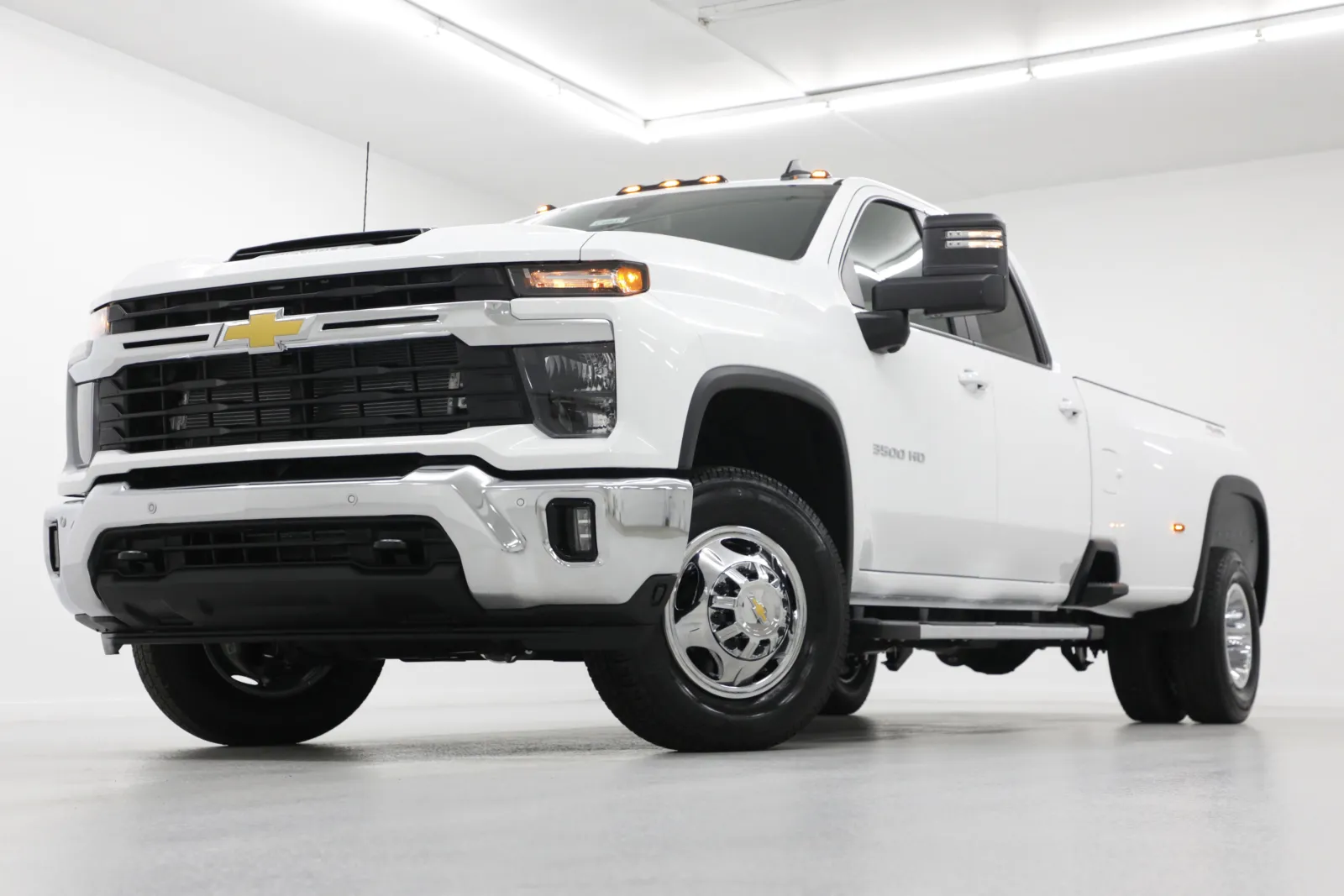 White 2026 Chevrolet Silverado 3500HD DRW LT for sale in Clinton, MO