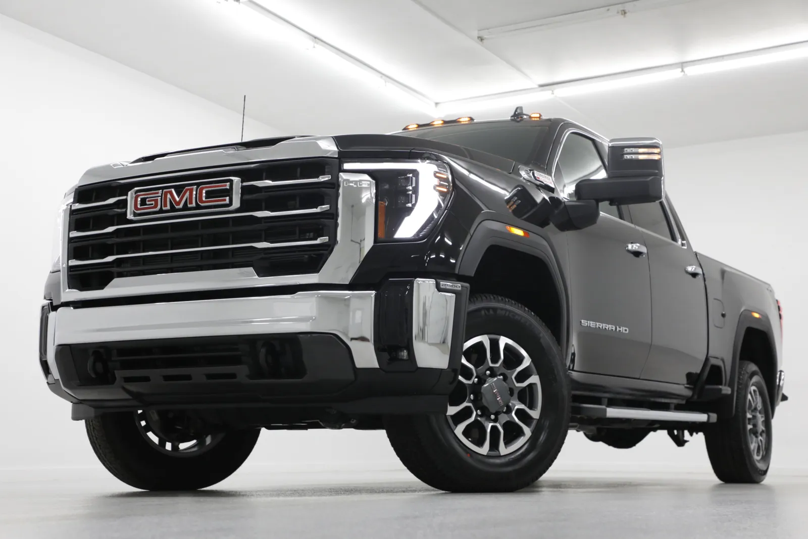 Black 2026 GMC Sierra 2500HD SLT for sale in Clinton, MO