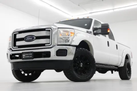 White 2016 Ford Super Duty F-250 SRW XLT for sale in Clinton, MO