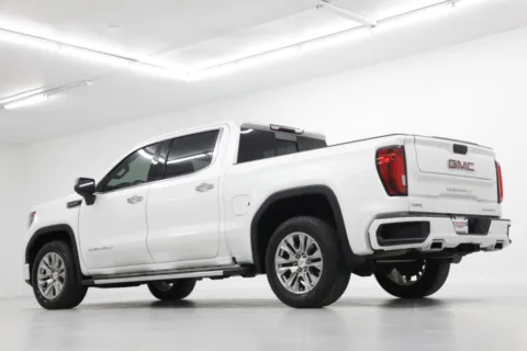 More photos of 2019 GMC Sierra 1500 Denali at Jim Falk Motors, MO