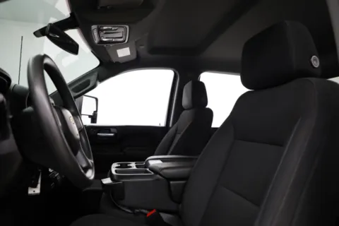 More photos of 2022 Chevrolet Silverado 2500HD Custom at Jim Falk Motors, MO