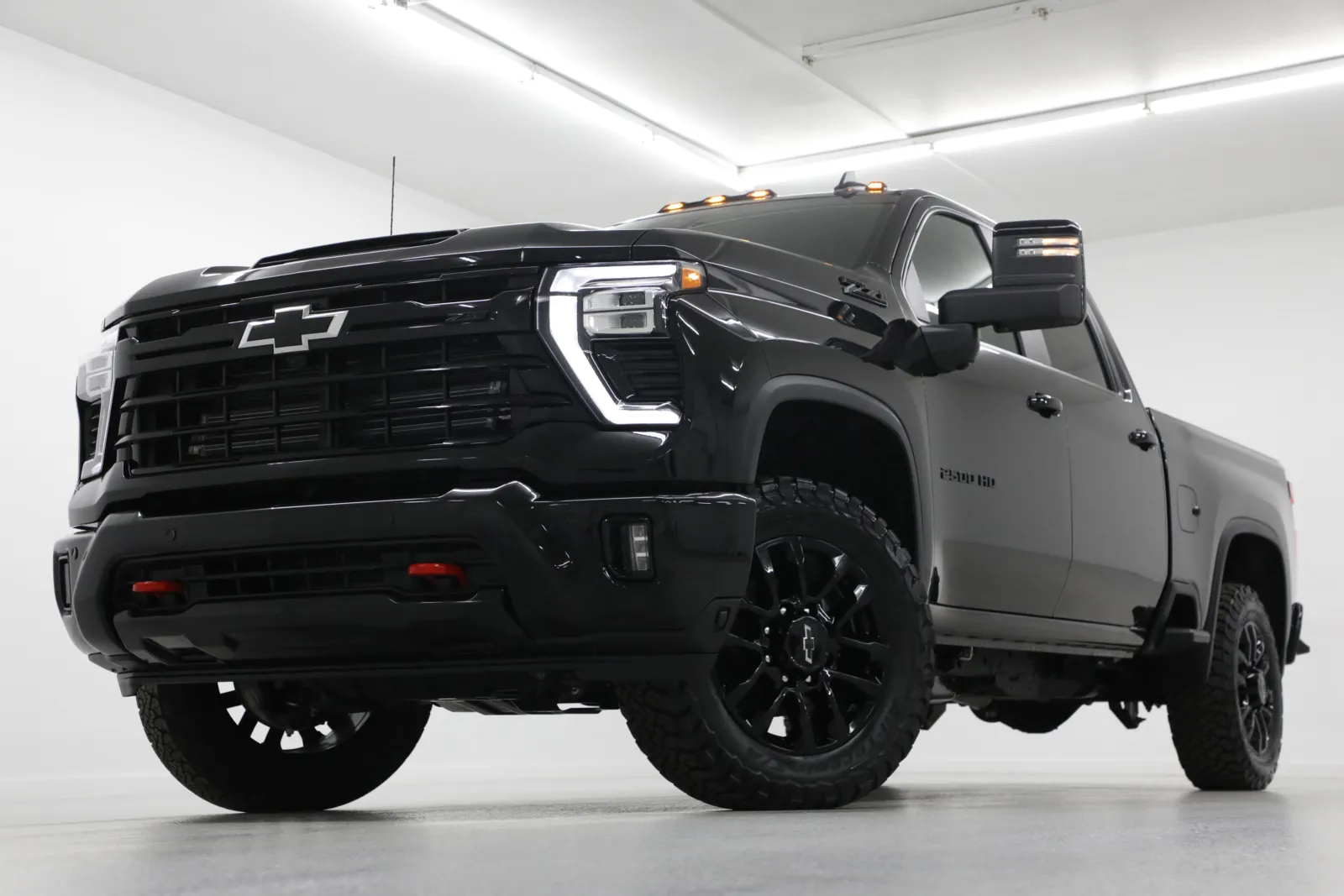 Black 2026 Chevrolet Silverado 2500HD LT for sale in Clinton, MO