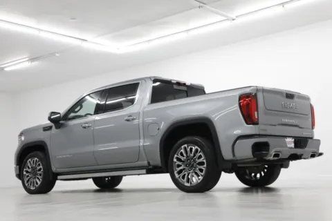More photos of 2024 GMC Sierra 1500 Denali Ultimate at Jim Falk Motors, MO