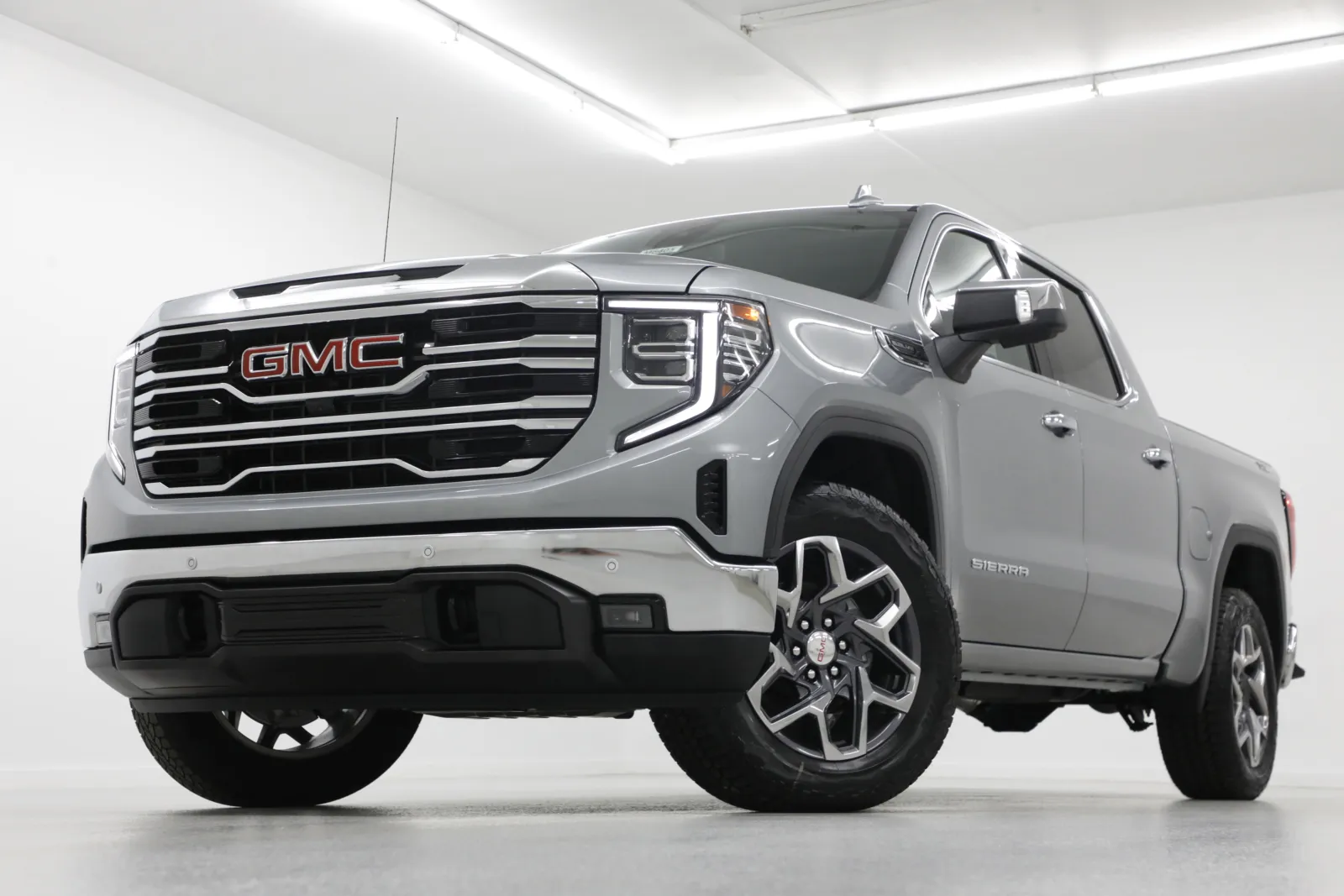 Gray 2026 GMC Sierra 1500 SLT for sale in Clinton, MO