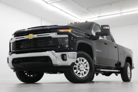 Black 2026 Chevrolet Silverado 3500HD LT for sale in Clinton, MO