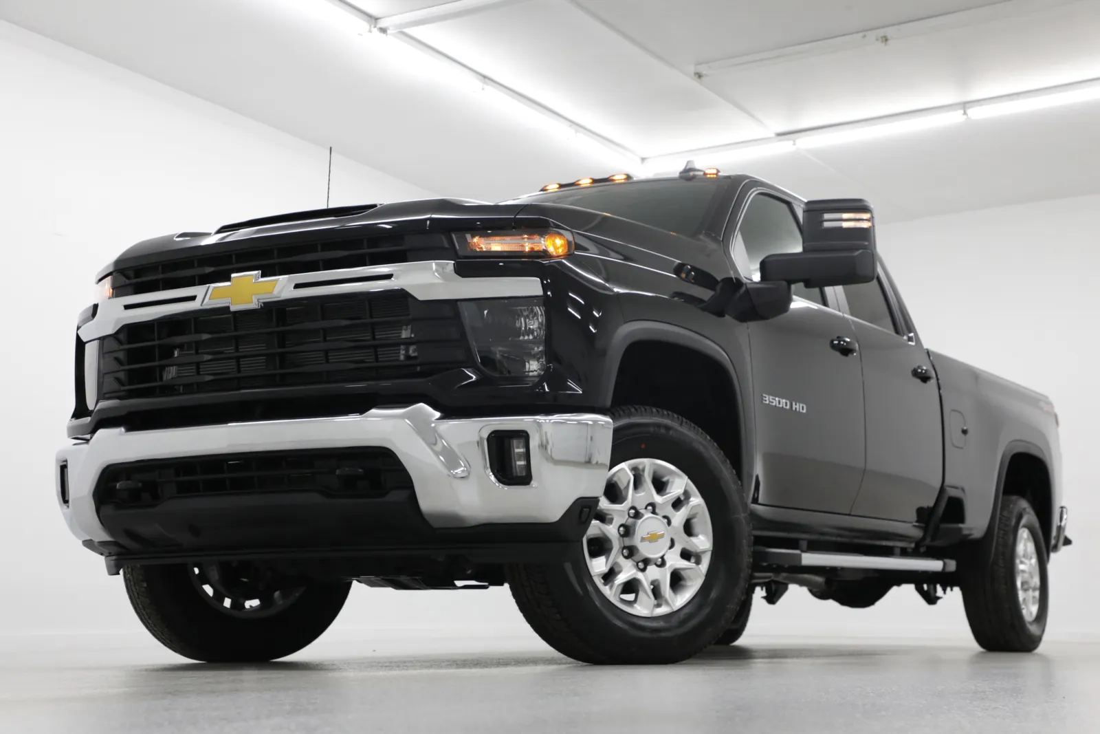 Black 2026 Chevrolet Silverado 3500HD LT for sale in Clinton, MO