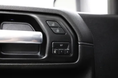 More photos of 2020 Chevrolet Silverado 2500HD LTZ at Jim Falk Motors, MO