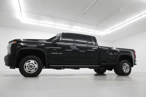 Photos of 2022 Chevrolet Silverado 3500HD DRW High Country for sale in Clinton, MO at Jim Falk Motors