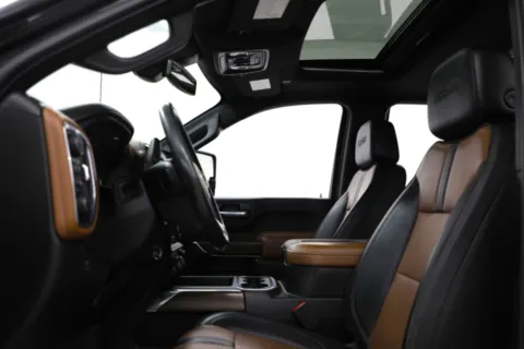 More photos of 2022 Chevrolet Silverado 3500HD DRW High Country at Jim Falk Motors, MO