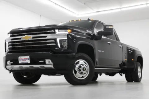 Black 2022 Chevrolet Silverado 3500HD DRW High Country for sale in Clinton, MO