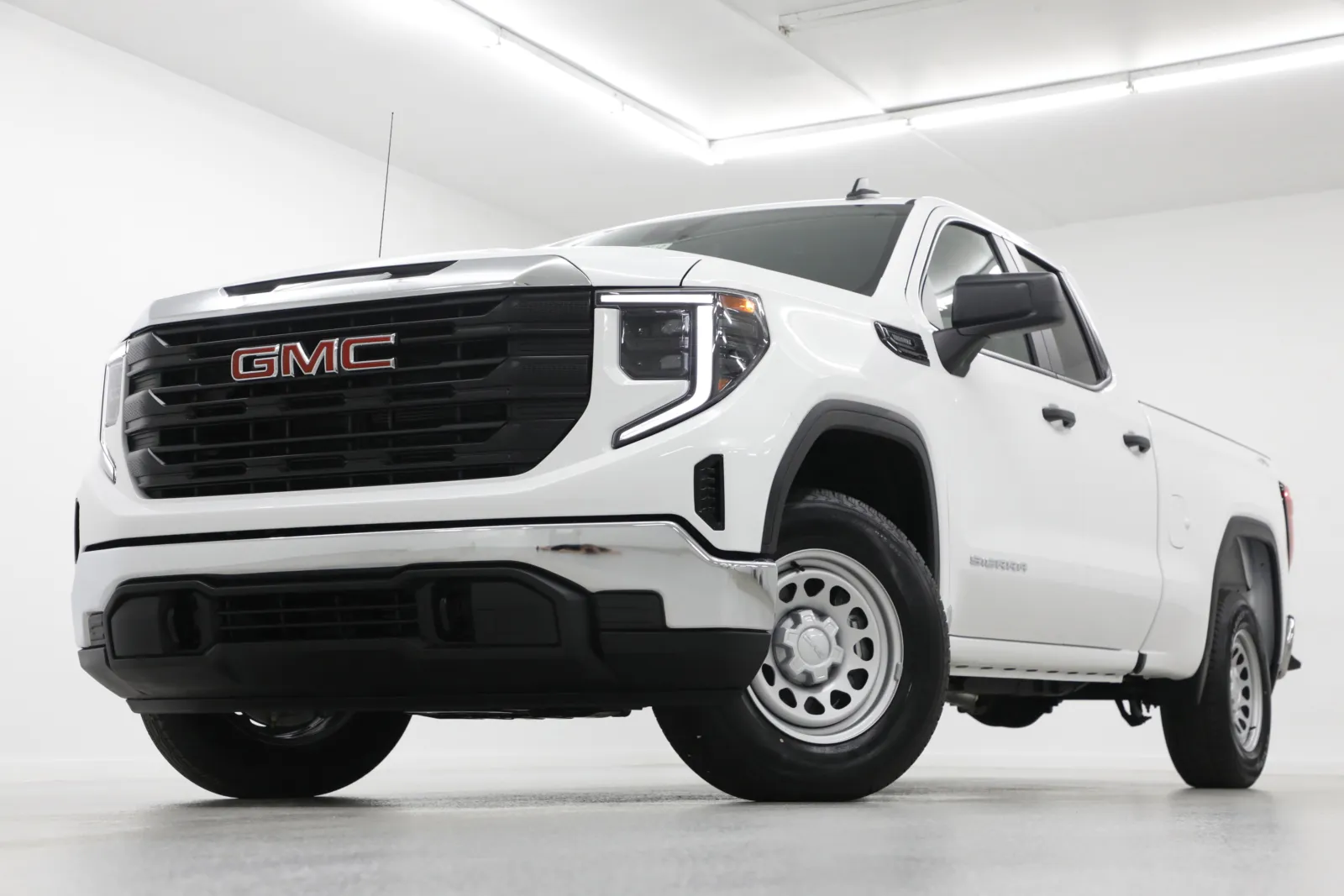 White 2026 GMC Sierra 1500 Pro for sale in Clinton, MO