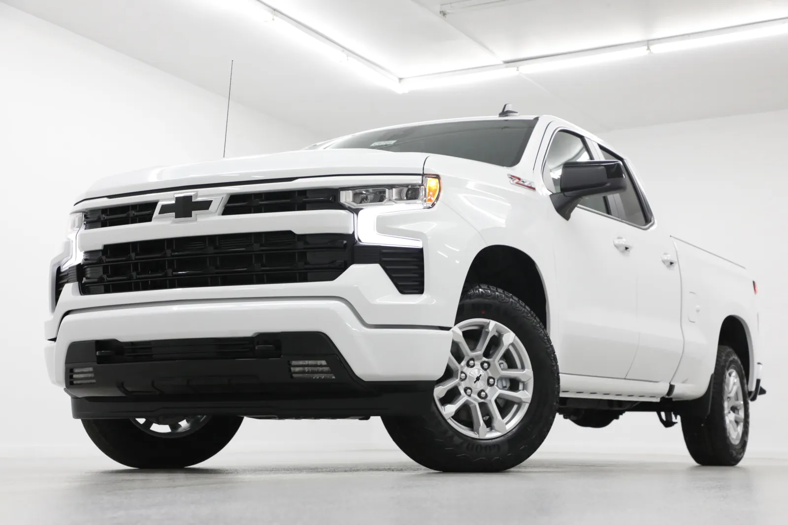 White 2026 Chevrolet Silverado 1500 RST for sale in Clinton, MO