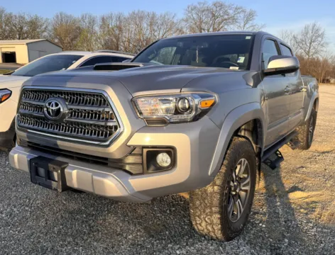 Silver 2017 Toyota Tacoma TRD Sport for sale in Clinton, MO