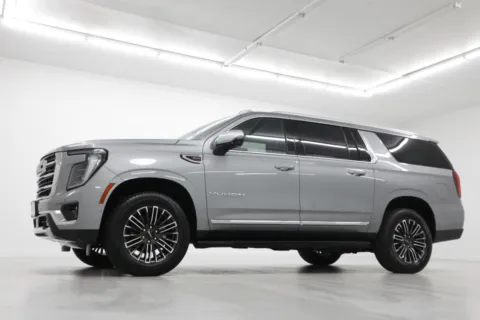 Photos of 2026 GMC Yukon XL Elevation for sale in Clinton, MO at Jim Falk Motors