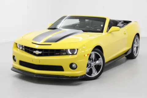 More photos of 2013 Chevrolet Camaro SS at Jim Falk Motors, MO