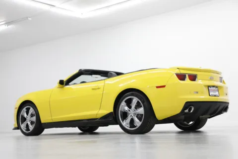 More photos of 2013 Chevrolet Camaro SS at Jim Falk Motors, MO