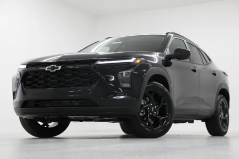 Black 2026 Chevrolet Trax LT for sale in Clinton, MO