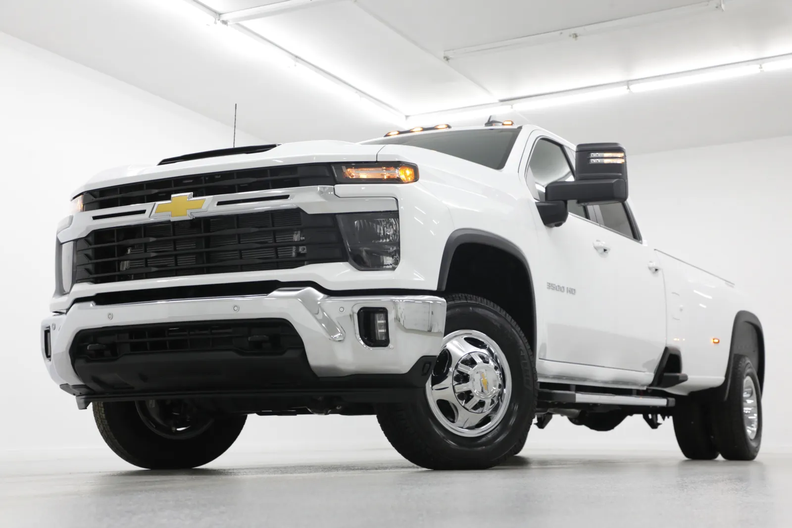 White 2026 Chevrolet Silverado 3500HD DRW LT for sale in Clinton, MO