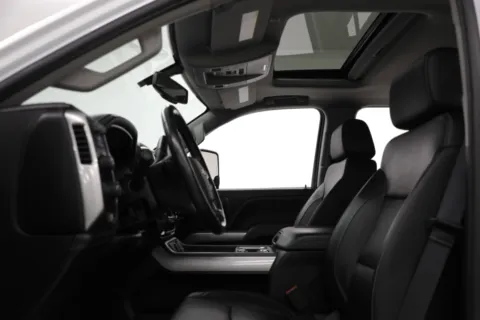 More photos of 2019 Chevrolet Silverado 3500HD LTZ at Jim Falk Motors, MO