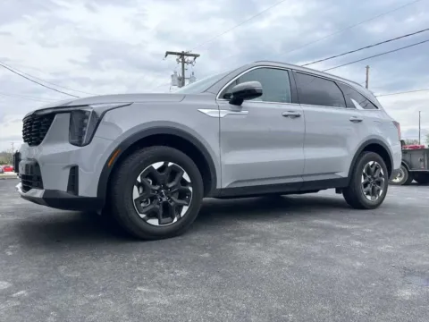 Gray 2025 Kia Sorento S for sale in Clinton, MO