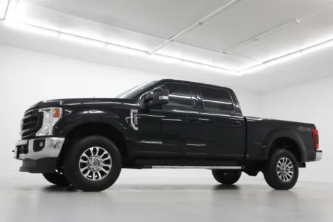 Photos of 2020 Ford Super Duty F-350 LARIAT for sale in Clinton, MO at Jim Falk Motors