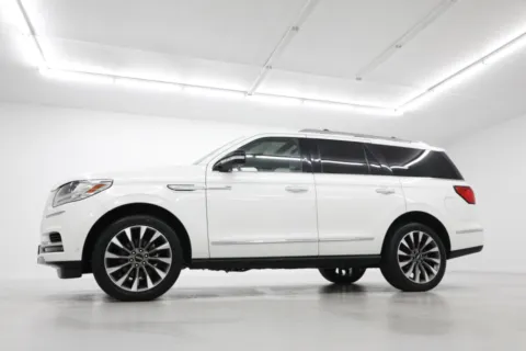 Photos of 2021 Lincoln Navigator Reserve for sale in Clinton, MO at Jim Falk Motors
