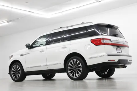 More photos of 2021 Lincoln Navigator Reserve at Jim Falk Motors, MO