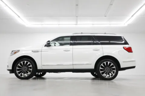 Another view of 2021 Lincoln Navigator Reserve for sale in Clinton, MO at Jim Falk Motors