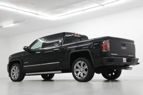 More photos of 2017 GMC Sierra 1500 Denali at Jim Falk Motors, MO