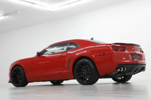 More photos of 2013 Chevrolet Camaro SS at Jim Falk Motors, MO