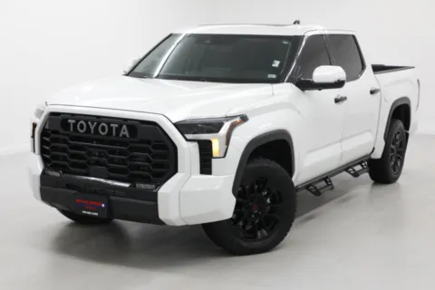 More photos of 2022 Toyota Tundra Limited at Jim Falk Motors, MO