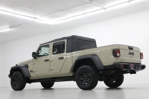 More photos of 2020 Jeep Gladiator Sport at Jim Falk Motors, MO