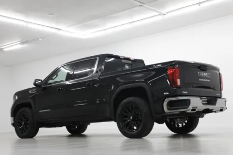 More photos of 2026 GMC Sierra 1500 SLE at Jim Falk Motors, MO