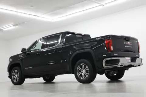 More photos of 2026 GMC Sierra 1500 SLE at Jim Falk Motors, MO