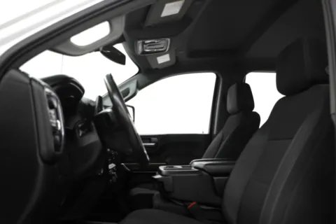 More photos of 2022 Chevrolet Silverado 2500HD LT at Jim Falk Motors, MO