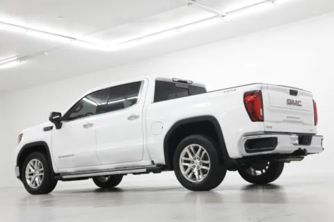 More photos of 2019 GMC Sierra 1500 SLT at Jim Falk Motors, MO