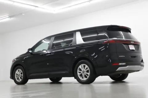 More photos of 2024 Kia Carnival LX at Jim Falk Motors, MO