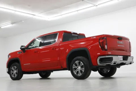 More photos of 2026 GMC Sierra 1500 SLE at Jim Falk Motors, MO